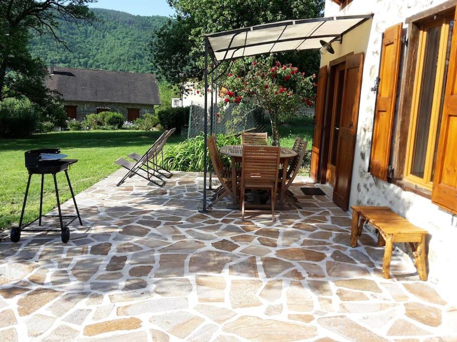 Villa Grange En Pierres. Grand Jardin Et Belle Vue Saurat Exterior foto